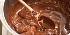 8 وصفات مختلفة لعمل صوص الشوكولاتة