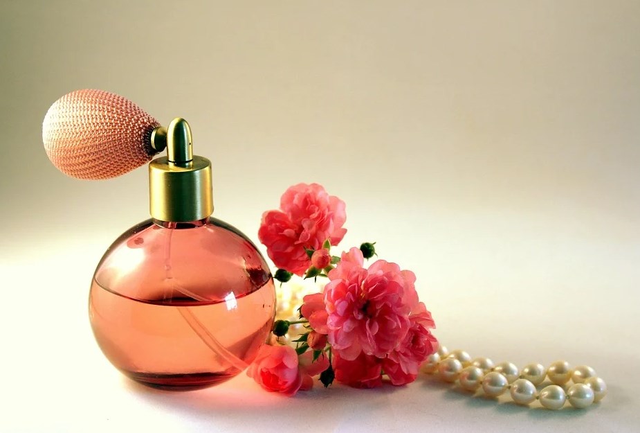 كيف اختار العطر المناسب ؟