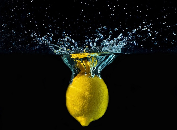 صورة ليمون وتوضيح طرق مبتكرة فى استخدام الليمون