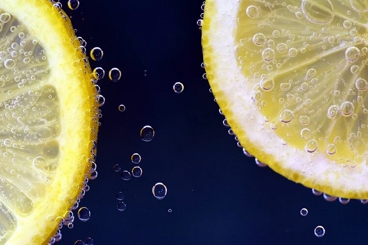 صورة ليمون وتوضيح طرق مبتكرة فى استخدام الليمون