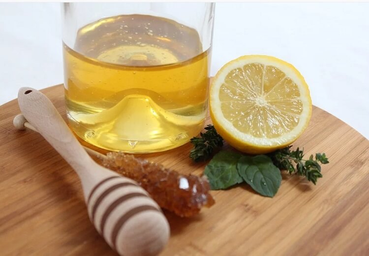 صورة ليمون وعسل وفوائد الليمون والسكر للبشرة