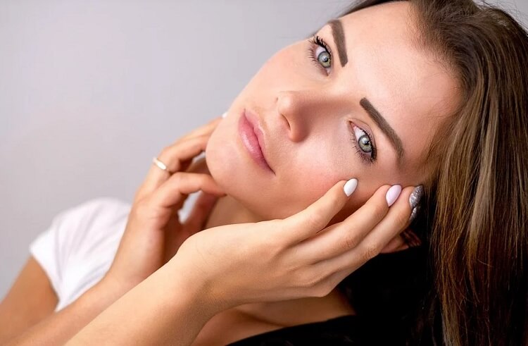 صورة وجه وتوضيح وصفات طبيعية لعلاج الكلف