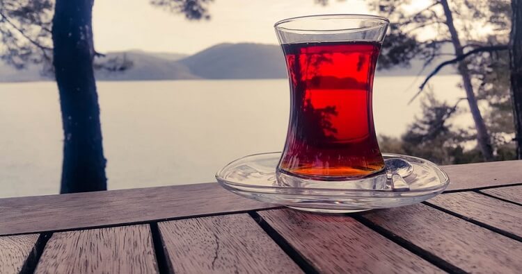 صورة شاى توضيح اضرار شرب الشاى بعد الاكل