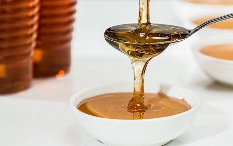 صورة عسل وتوضيح فوائد العسل لصحة البشرة